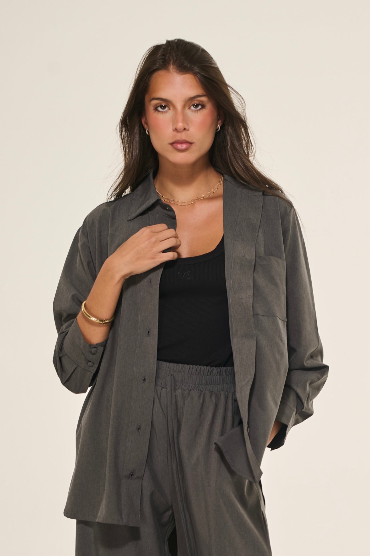 Camisa Manga Longa em Crepe Cinza Chumbo