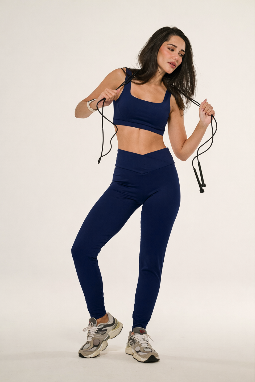 Top Reto e Legging Cós Cruzado