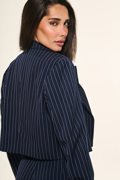 Blazer Cropped Alfaiataria Risca de Giz Azul Marinho